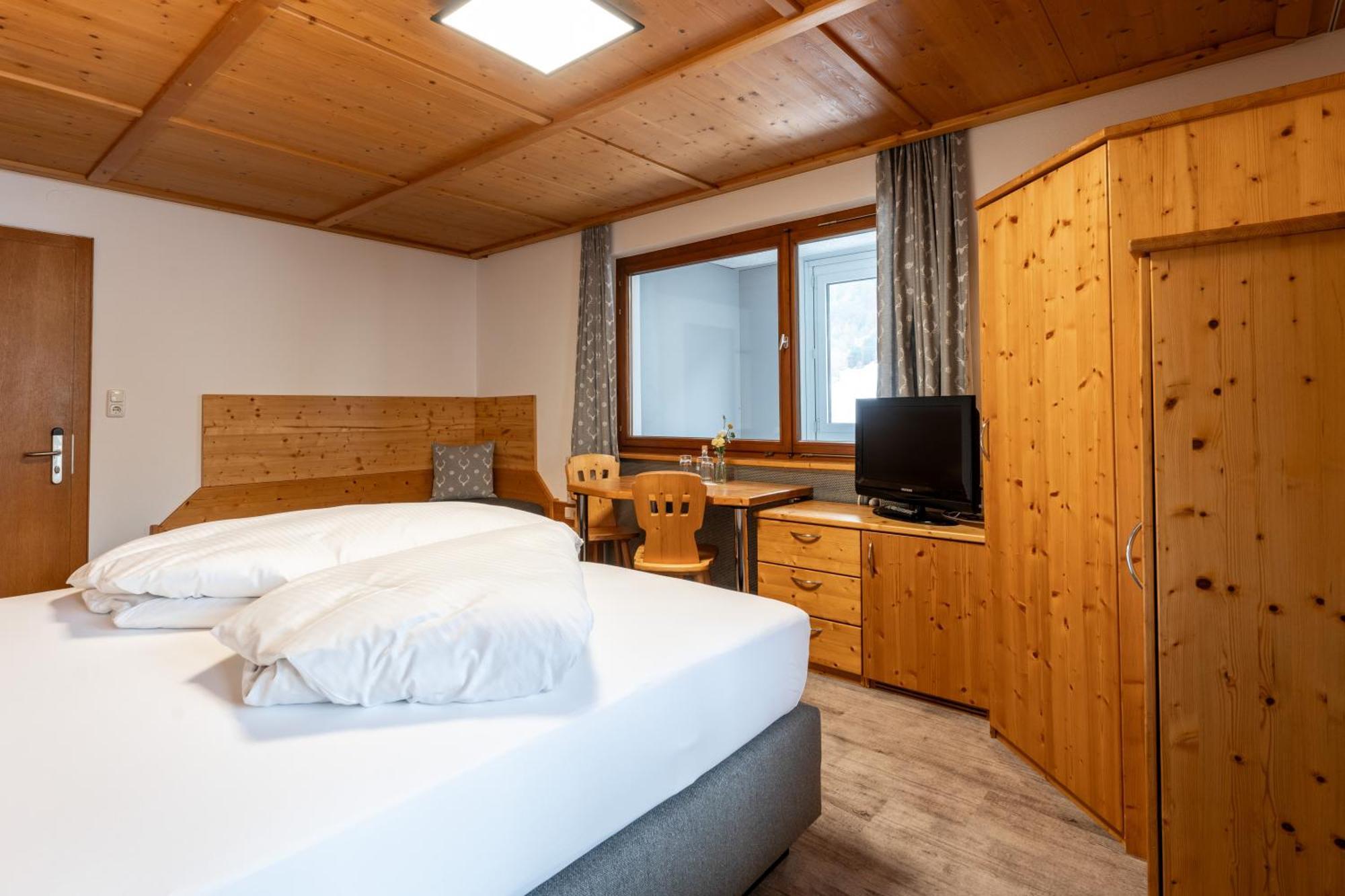 Hotel Garni Madrisa Brand  Exterior photo